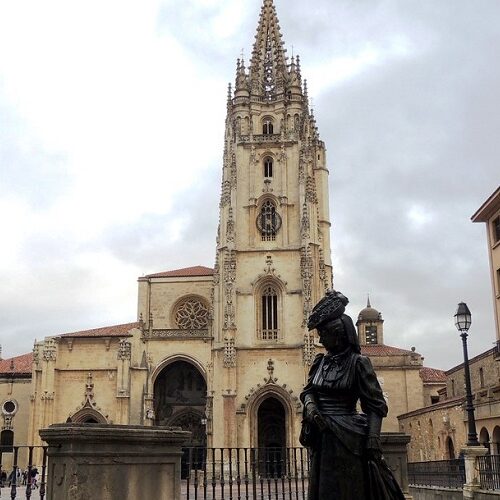 Luz verde a la rehabilitación del campanario y la torre de la catedral de Oviedo