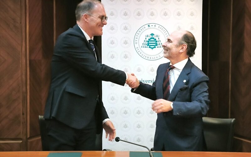 El Principado y la Universidad de Oviedo firman un convenio para impulsar la innovación, la empleabilidad y el emprendimiento entre el alumnado