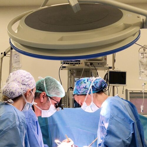 El HUCA se consolida como el primer hospital español en cirugía cardiaca