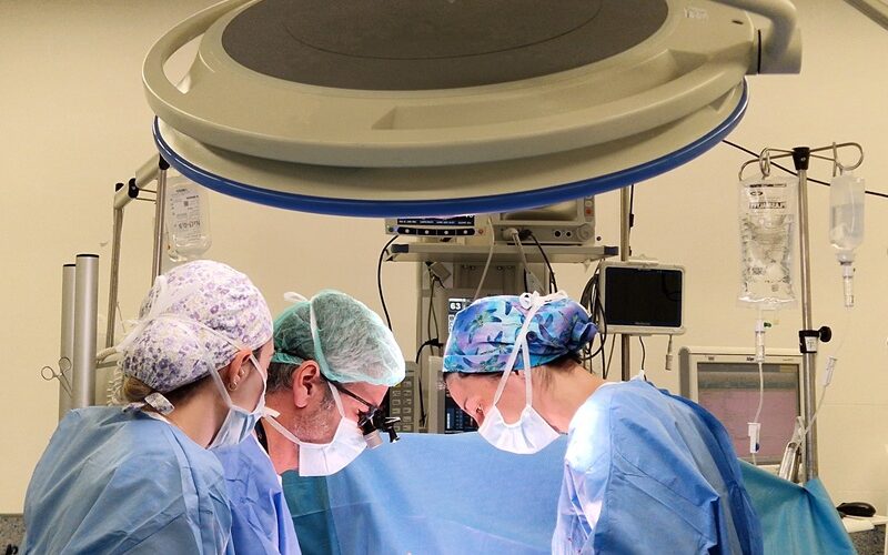 El HUCA se consolida como el primer hospital español en cirugía cardiaca