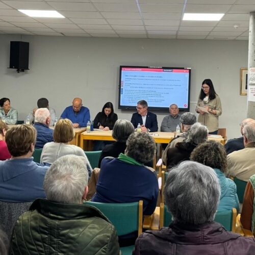 El ciclo ‘Escanciando Ideas’ acerca la ciencia a las personas mayores