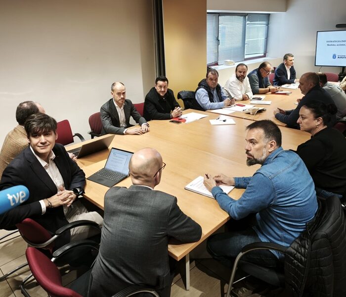 Gobierno de Asturias, Fade, CC.OO. y UGT acuerdan revisar la Estrategia Industrial de Asturias 2030
