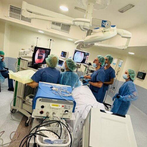 El Hospital San Agustín incorpora una técnica mínimamente invasiva para tratar la acalasia